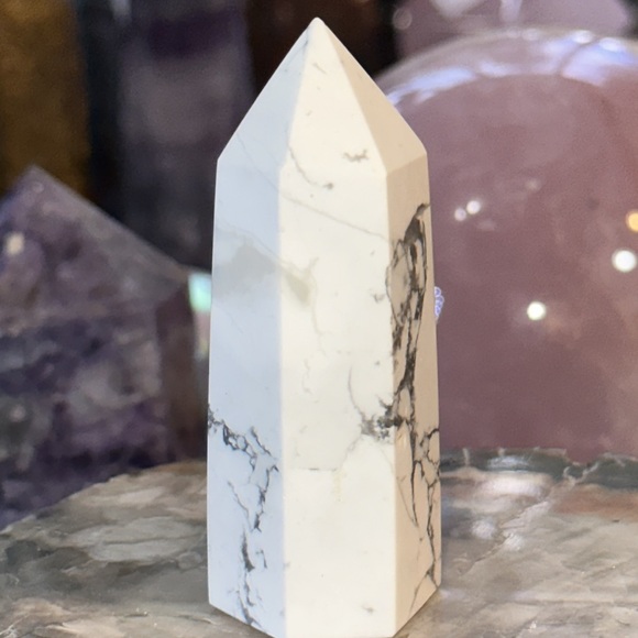 🎄SALE🎄Howlite Crystal Point! - Picture 3 of 5